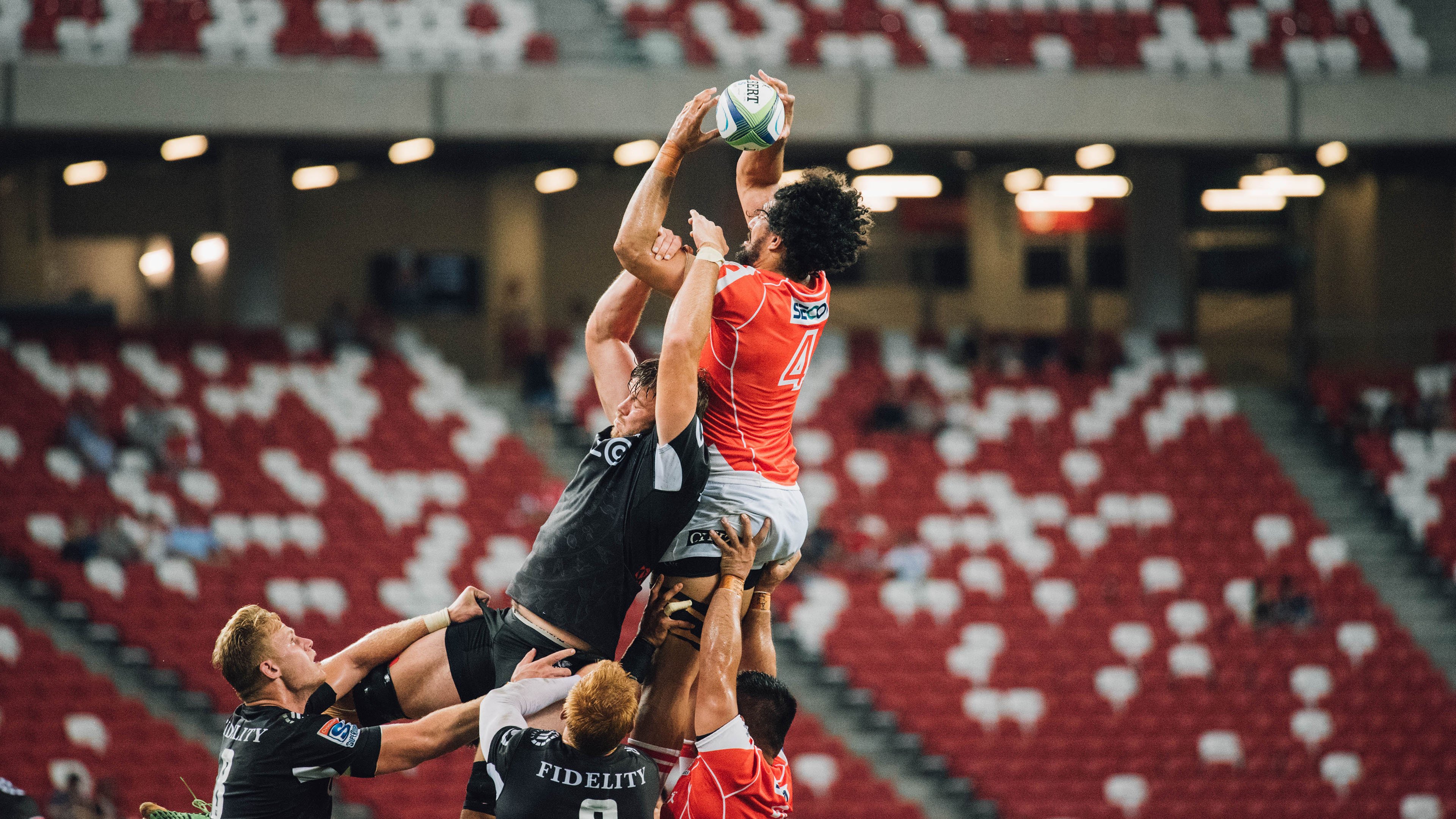 国际企业精英铁三赛 新加坡滨海湾夜赛引领“商务+体育”风潮